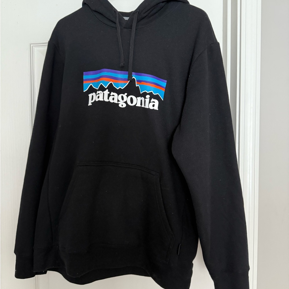Patagonia black sweatshirt women’s large/ men’s medium